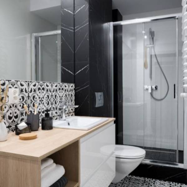 Luksusowe zestawy mebli łazienkowych, które ożywią Twoją przestrzeń